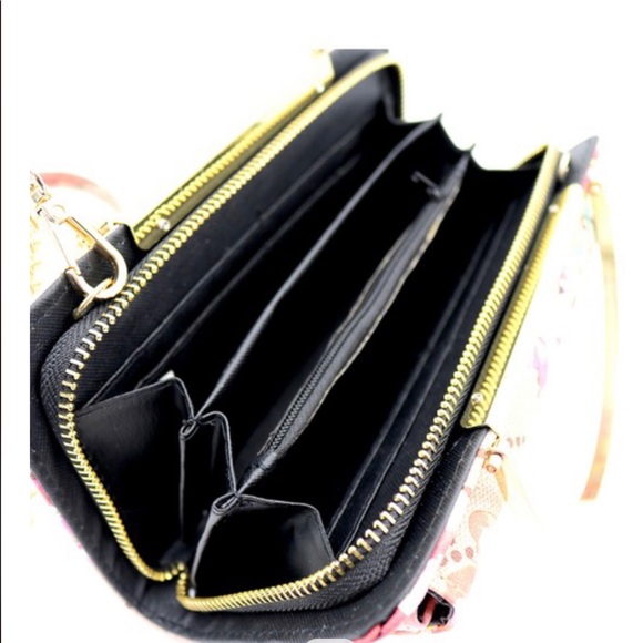 METAL HANDLE SMARTPHONE- FRIENDLY WALLET CROSSBODY - Picture 6 of 9